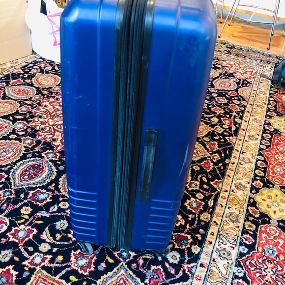 Sharper Image Large Hard Shell Purple Suitcase - Picture 3 of 5